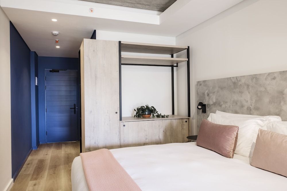 undefined Home Suite Hotels Station House 4