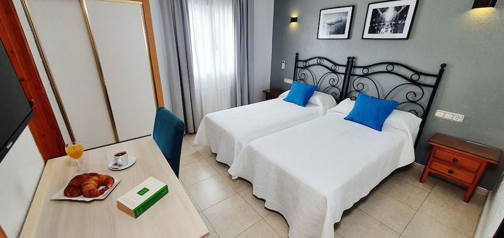 Hostal Juan de Austria Standard Twin Room, 2 Twin Beds