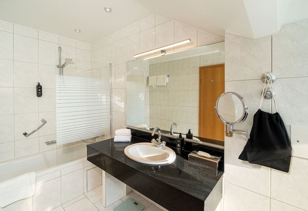 Maison Viktoria Augsburg Junior Suite 3