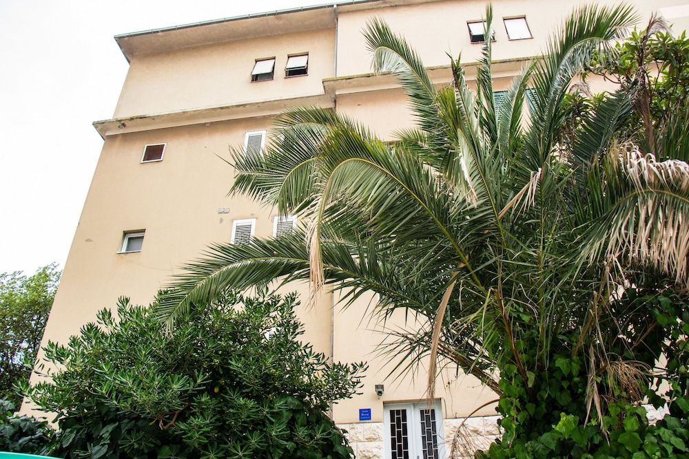 undefined Lugo Apartments 6