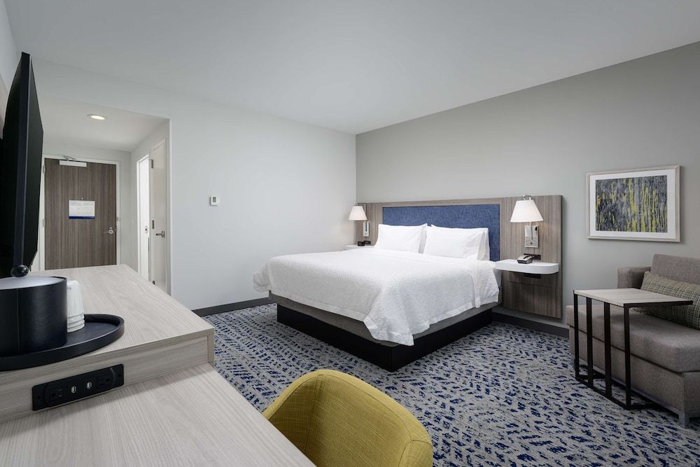 Room, 1 King Bed, Accessible (Hearing)