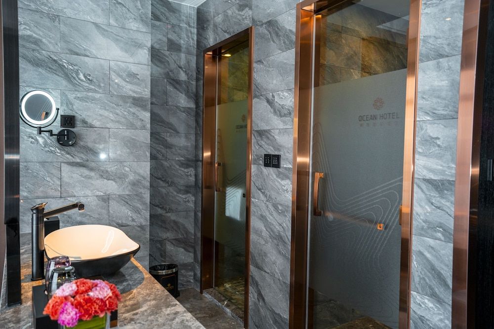 Ocean Hotel Standard Room 8