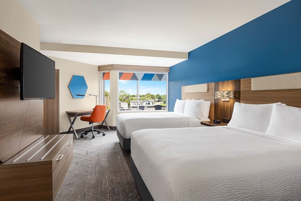 Suite, Multiple Beds, River View