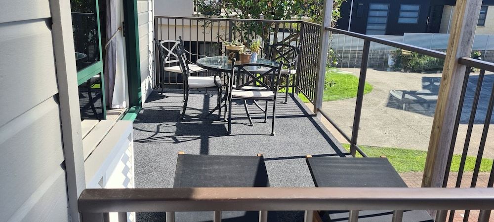 Blue Marlin Apartments No. 13 - One Bedroom Upstairs Apartment 2