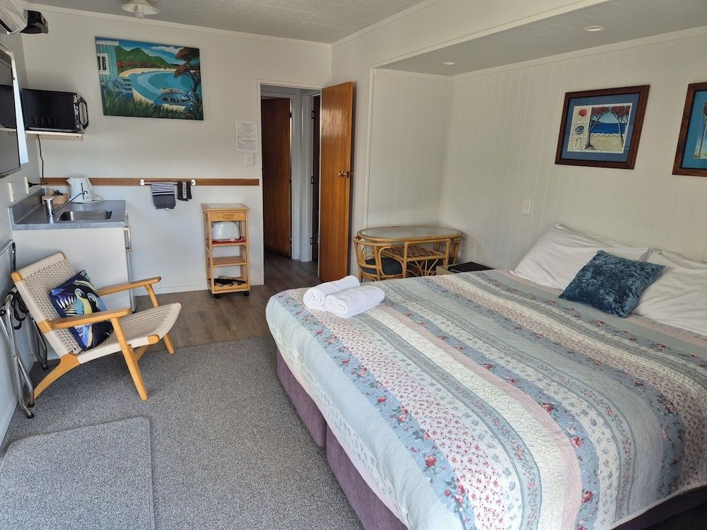 Blue Marlin Apartments Basic Studio, 1 King Bed