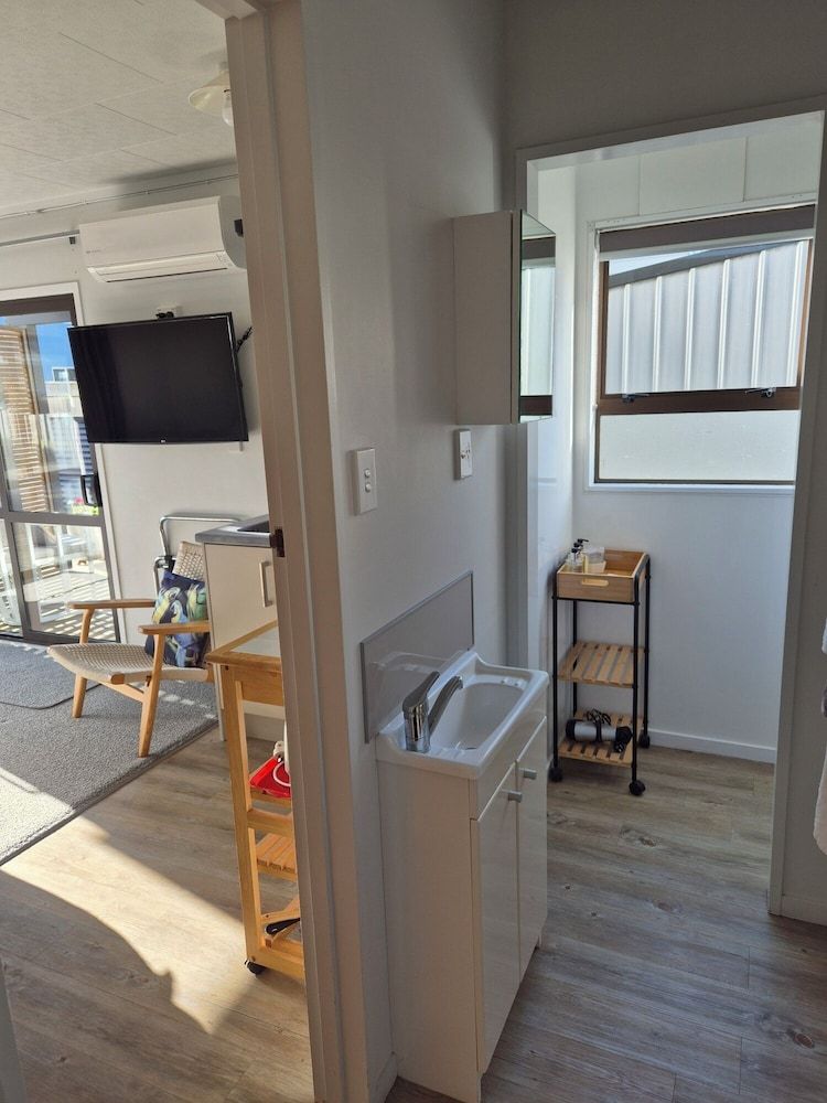 Blue Marlin Apartments Basic Studio, 1 King Bed 7