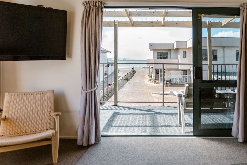 Blue Marlin Apartments No. 13 - One Bedroom Upstairs Apartment 10