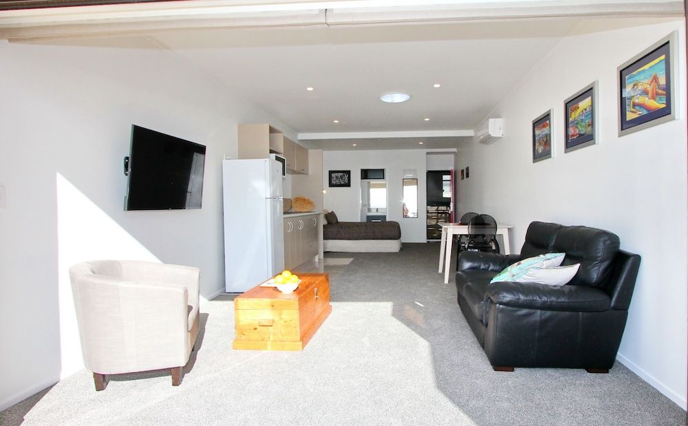 Blue Marlin Apartments 2 - Supreme Beachfront Studio Apartment 7