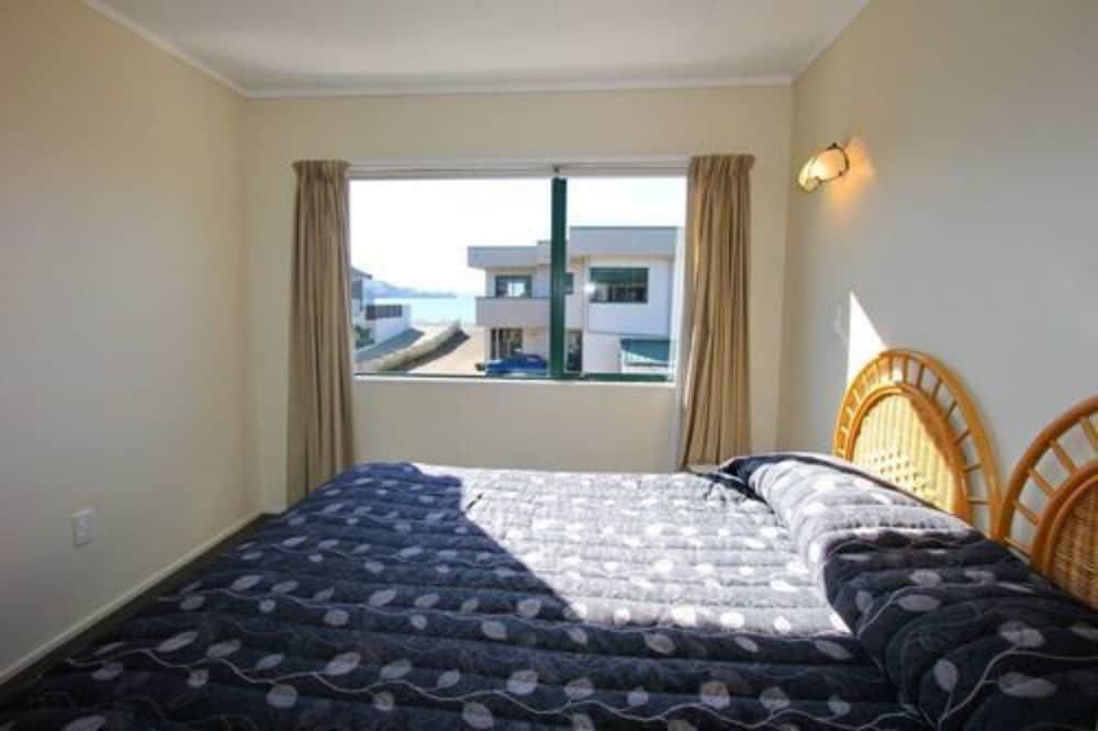 Blue Marlin Apartments No. 13 - One Bedroom Upstairs Apartment