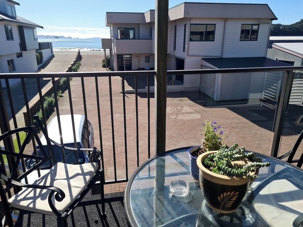 Blue Marlin Apartments No. 13 - One Bedroom Upstairs Apartment 3