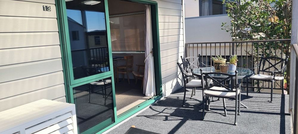 Blue Marlin Apartments No. 13 - One Bedroom Upstairs Apartment 4