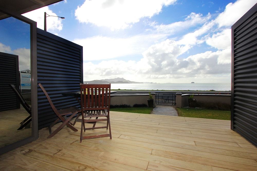 Blue Marlin Apartments 2 - Supreme Beachfront Studio Apartment 4