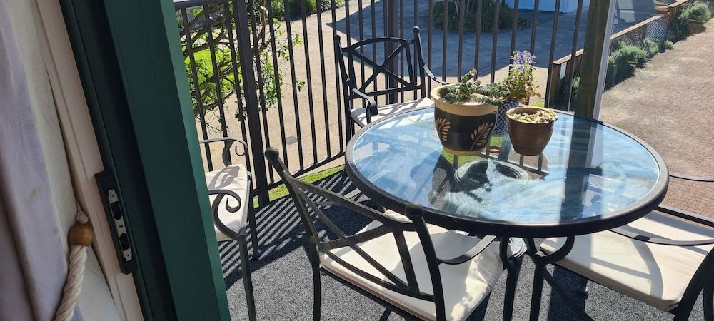 Blue Marlin Apartments No. 13 - One Bedroom Upstairs Apartment 5