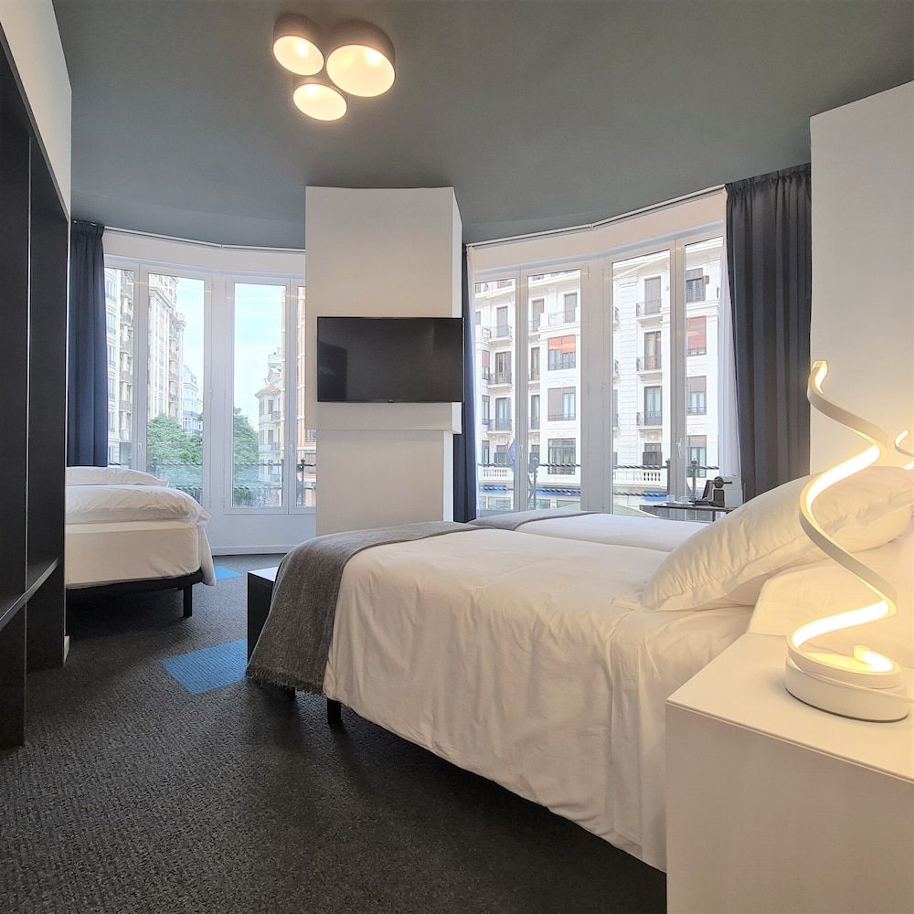 Hotel Plaza View Superior Triple Room 6