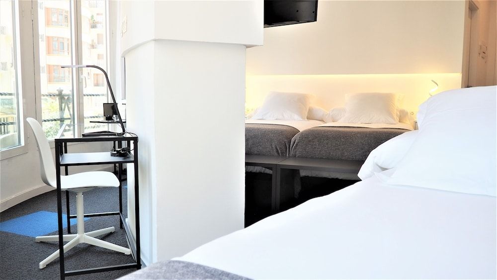 Hotel Plaza View Superior Triple Room 4