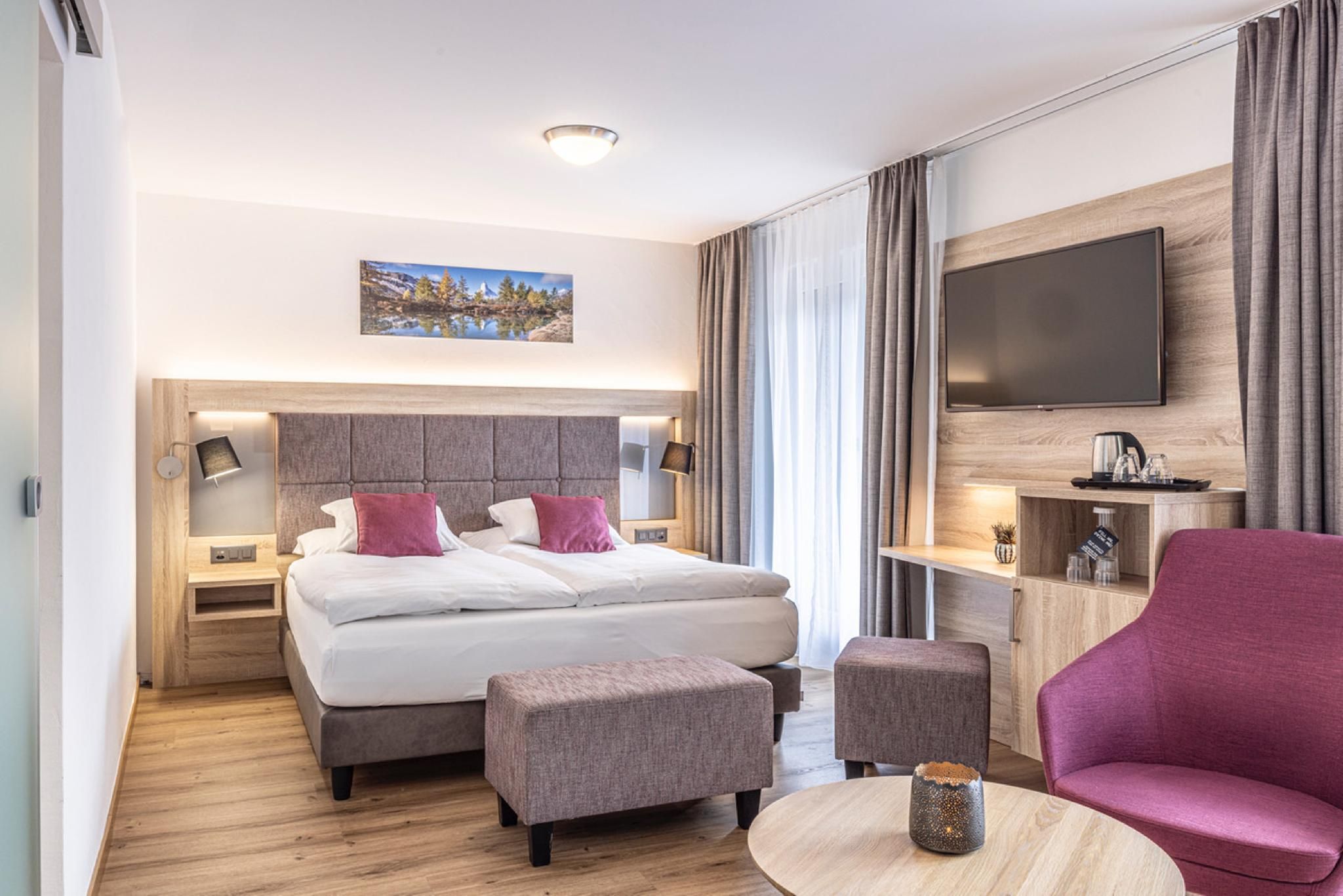 undefined Bristol Hotel 8