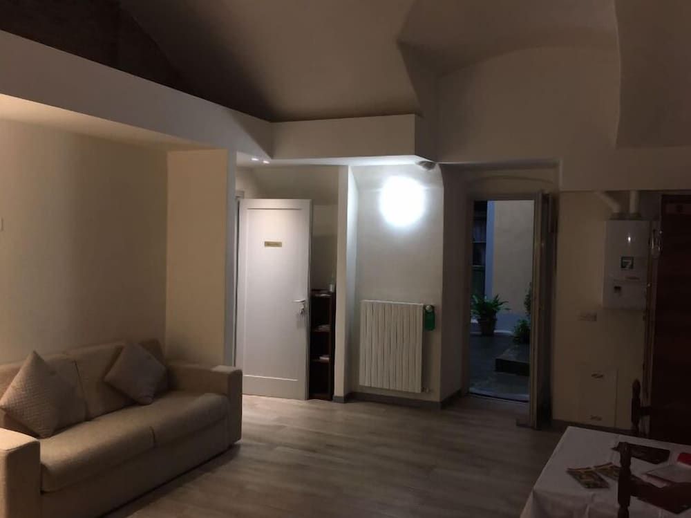 B&B Mario Lupo Comfort Double Room, Patio, Ground Floor 6