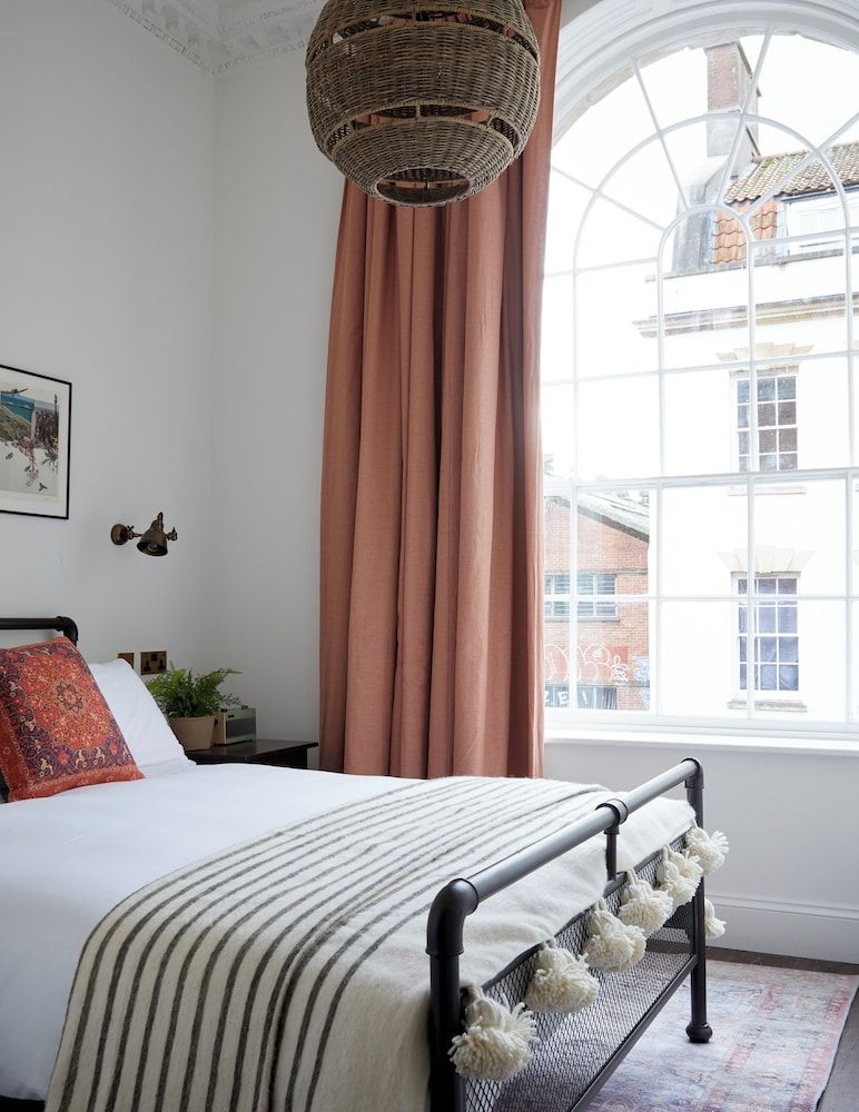 Artist Residence Bristol Basic Double Room