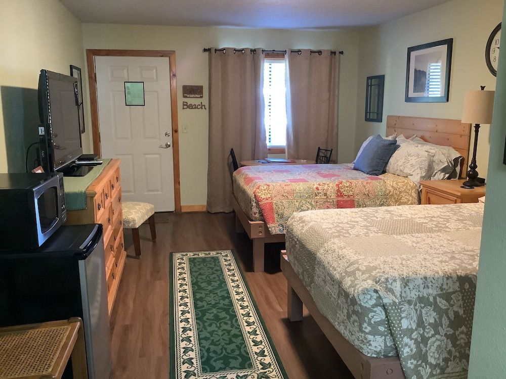South Jetty Inn Basic Room, 2 Double Beds (Unit 2) 4