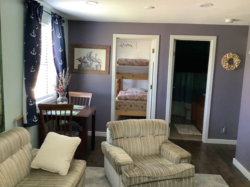 South Jetty Inn Family Suite, 2 Bedrooms, Kitchen (Unit 10) 6