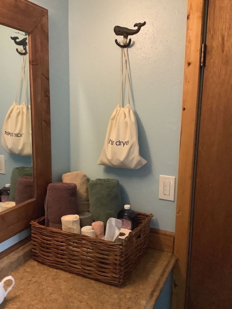 South Jetty Inn Basic Room, 2 Queen Beds (Unit 8 no pets allowed) 11