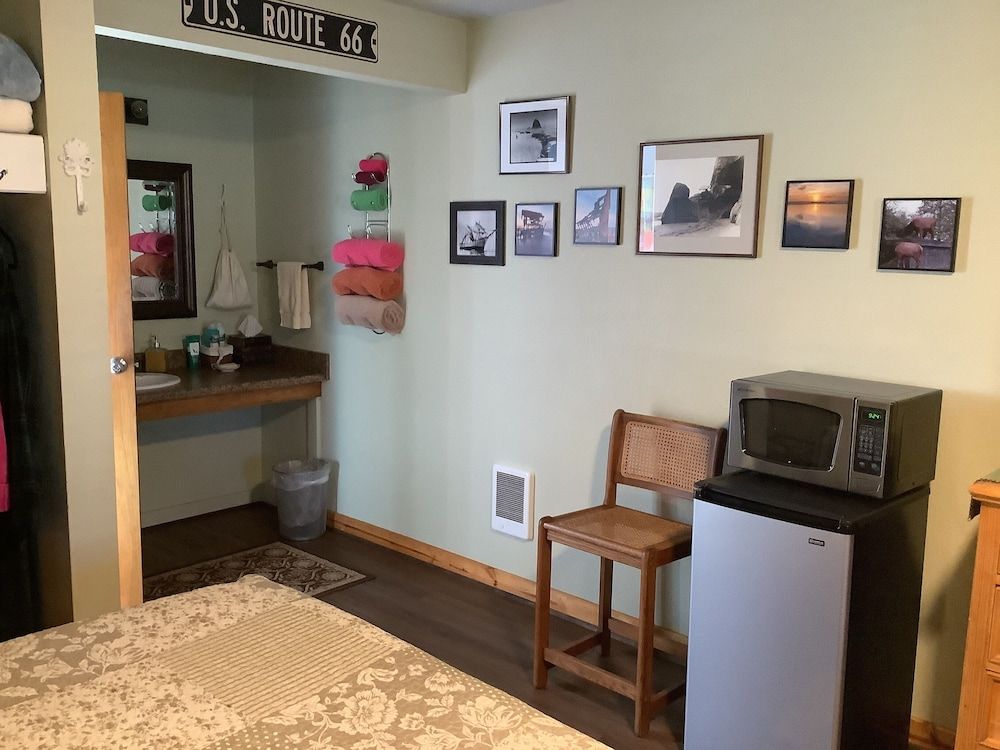 South Jetty Inn Basic Room, 2 Double Beds (Unit 2) 8