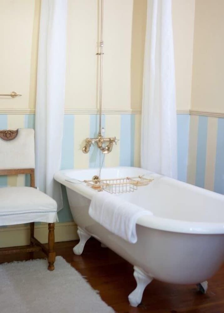 Luxury Room (1)