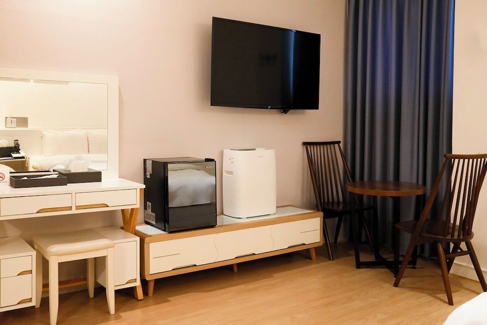 Hotel Insomnia Premium Twin Room 9