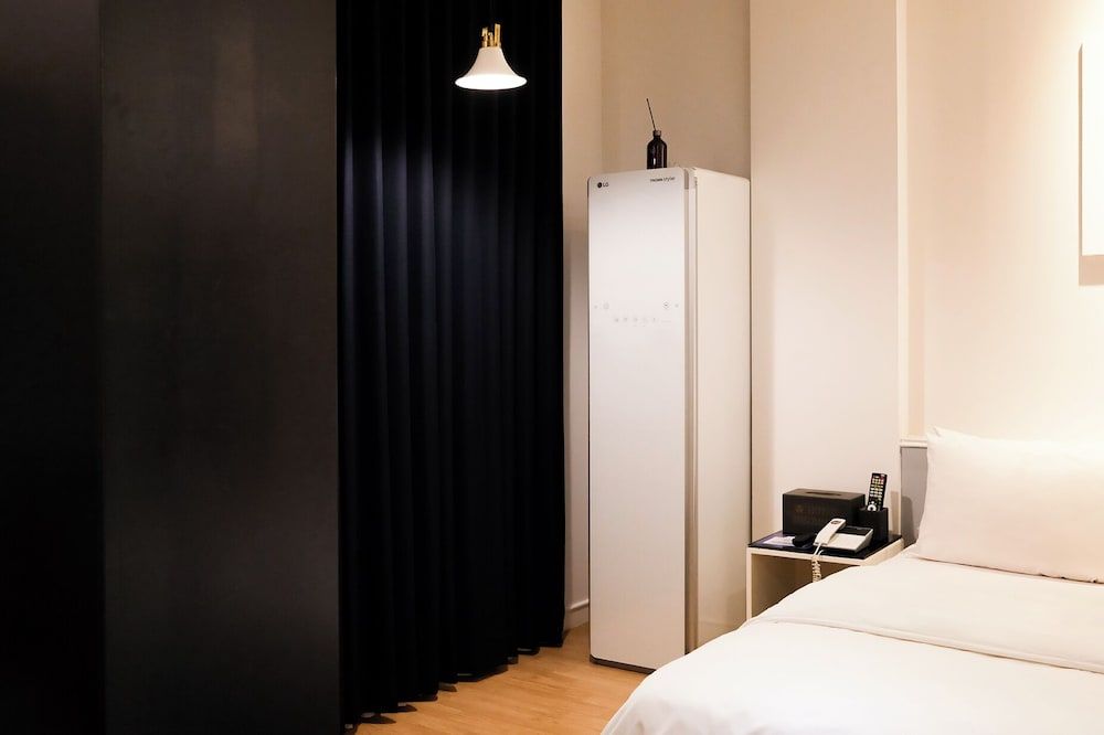 Hotel Insomnia Suite Twin Room 16