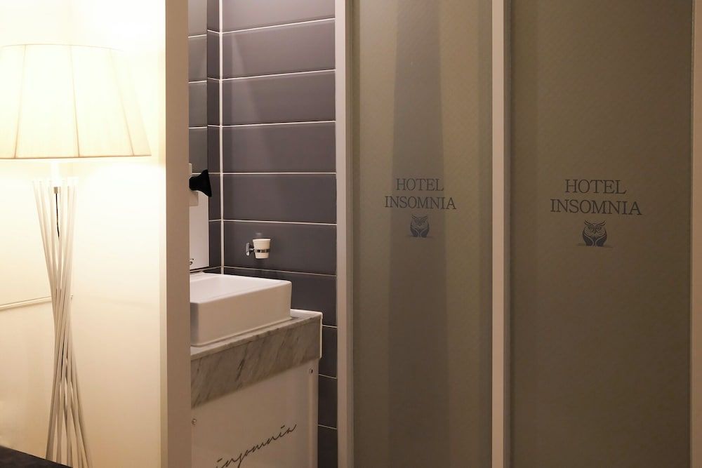 Hotel Insomnia Suite Twin Room 9