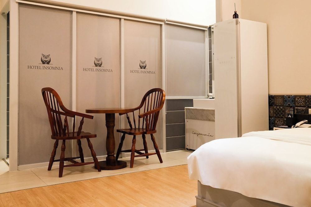 Hotel Insomnia Suite Twin Room 22