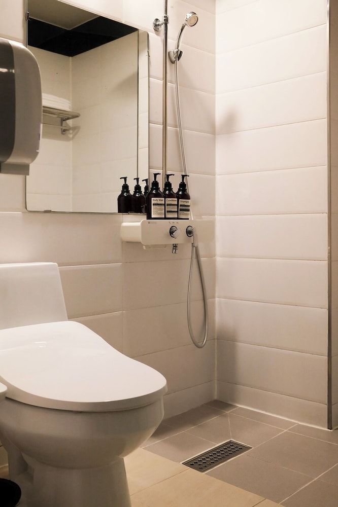 Hotel Insomnia Standard Room 8