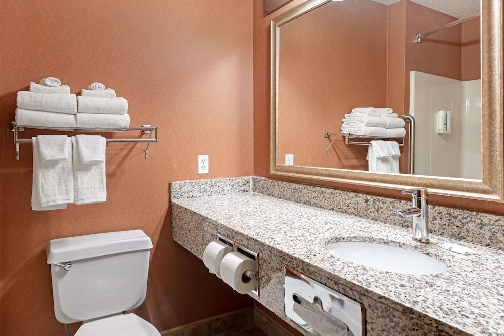 Quality Inn Bemidji Room, 2 Queen Beds, Non Smoking 3