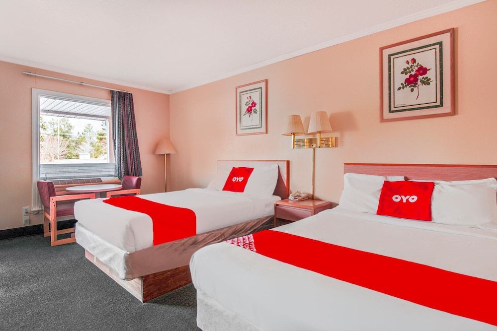 OYO Hotel Durham West Hills Room, 2 Double Beds, Smoking 3