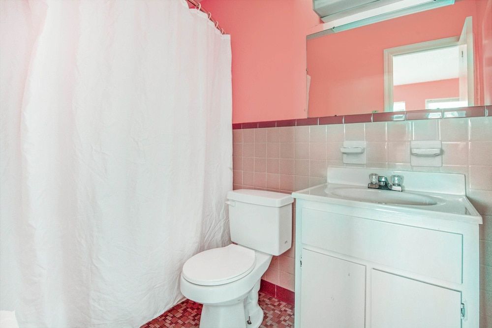 OYO Hotel Durham West Hills Room, 1 Double Bed, Smoking 7