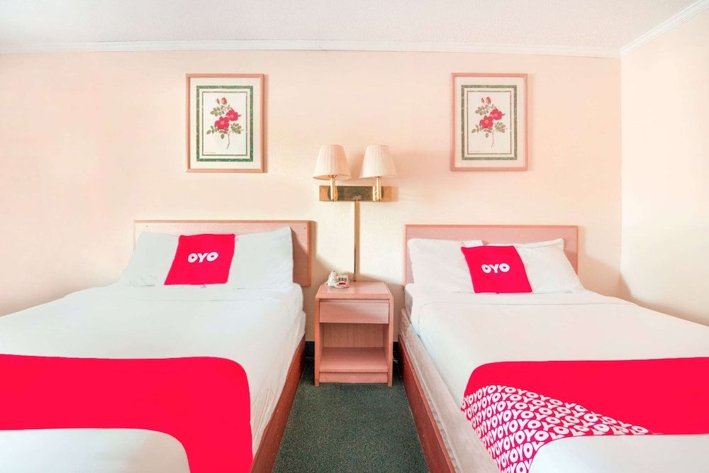 OYO Hotel Durham West Hills Room, 2 Double Beds, Smoking 4