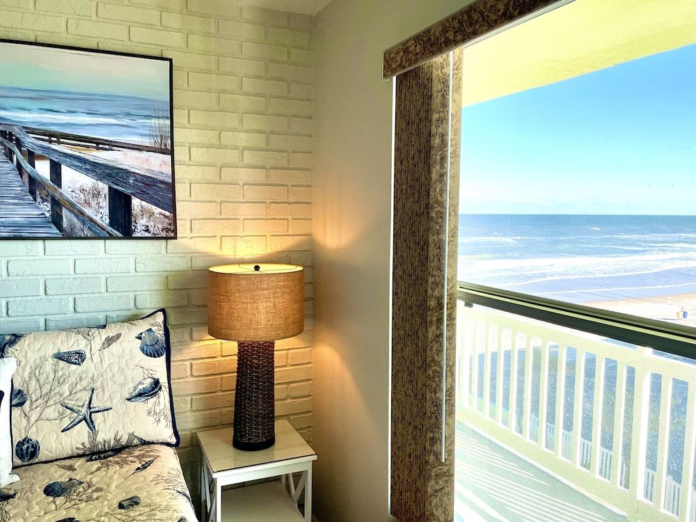 Symphony Beach Club Suite, 1 Bedroom, Ocean View, Beachfront (Sea Dreams) 18