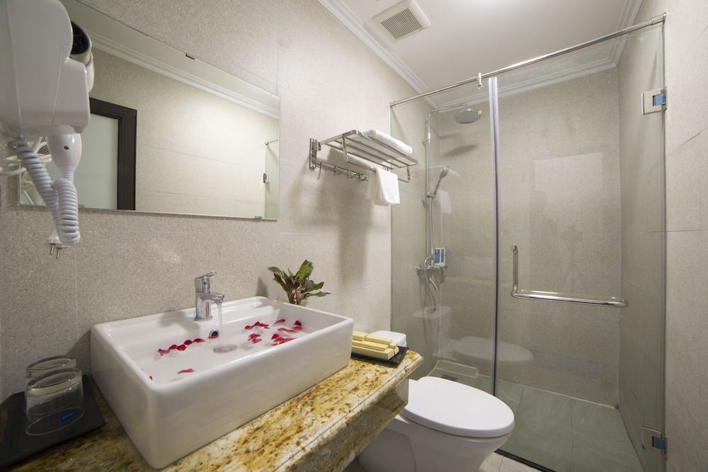 undefined Galliot Central Hotel 10