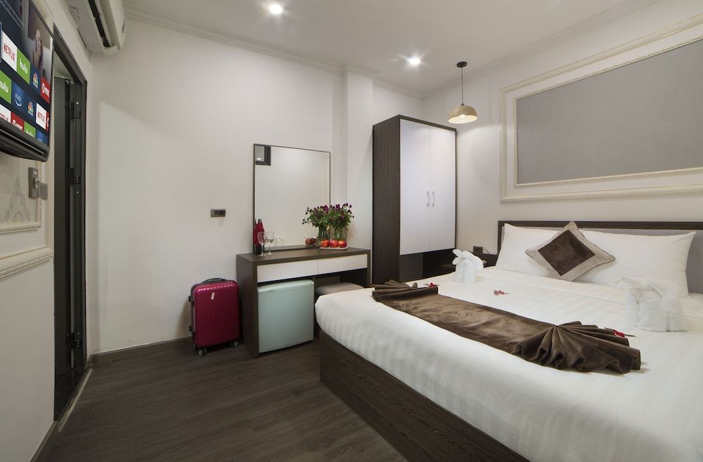 undefined Galliot Central Hotel 8