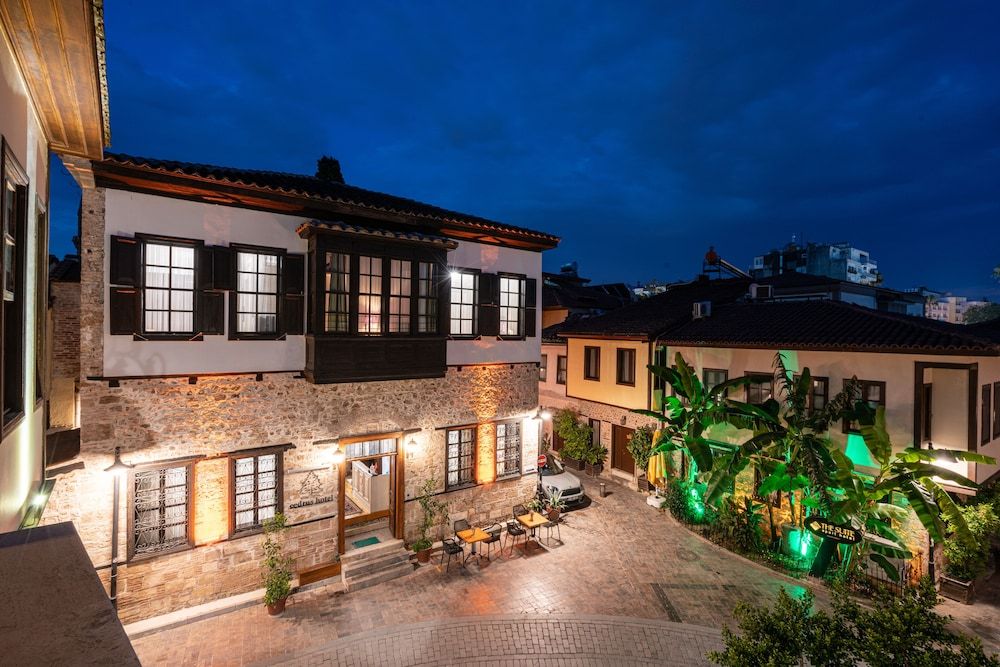 undefined Cedrus Hotel 7