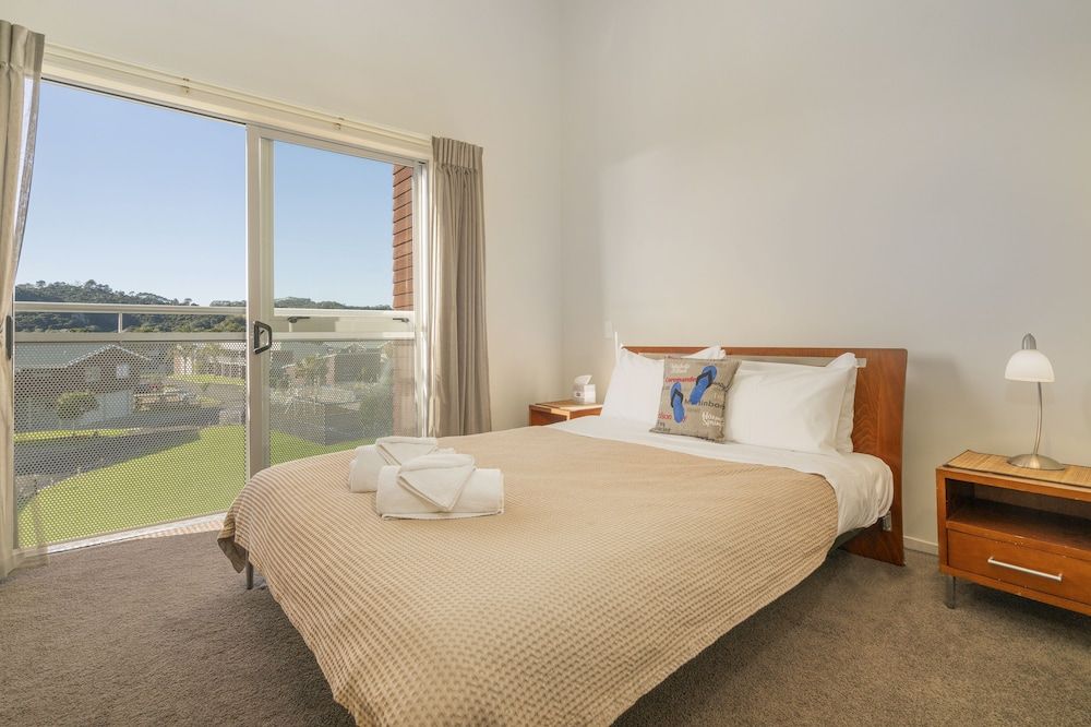Ocean Serenity Apartments Whitianga Apartment 43, Two bedroom and a “sleep out” plus Two bathrooms