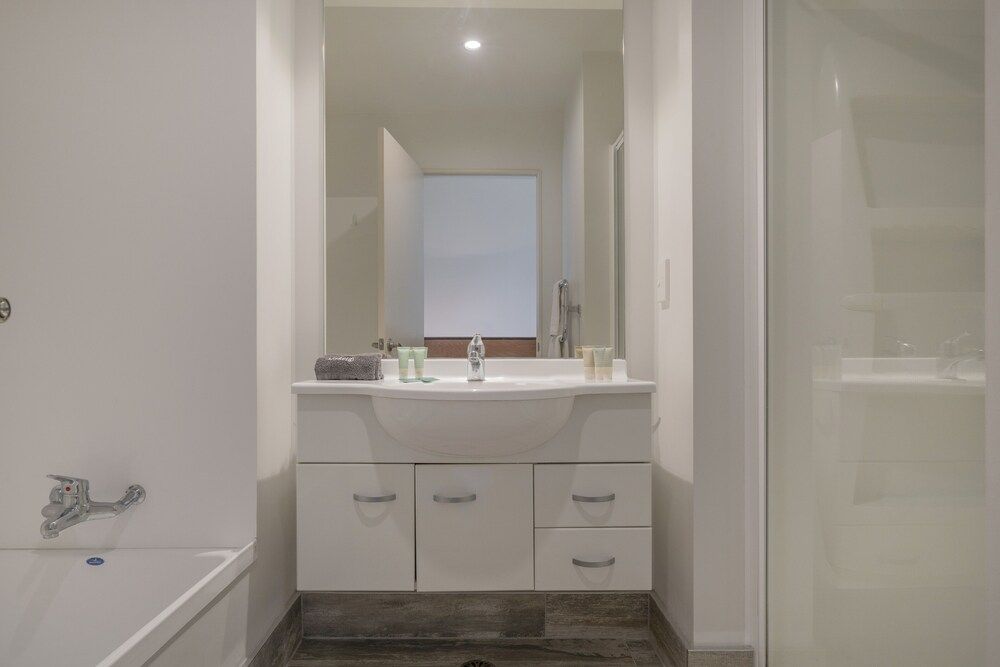 Ocean Serenity Apartments Whitianga Deluxe Apartment, 3 Bedrooms 7