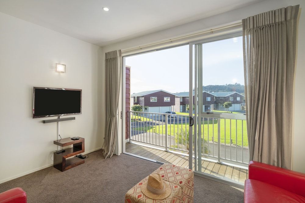 Ocean Serenity Apartments Whitianga Deluxe Apartment, 3 Bedrooms 8