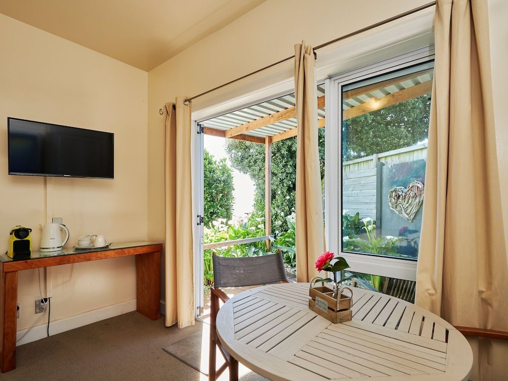 undefined Lemon Tree Lodge