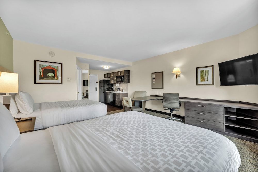 Studio Suite, 2 Queen Beds (Full Kitchen)
