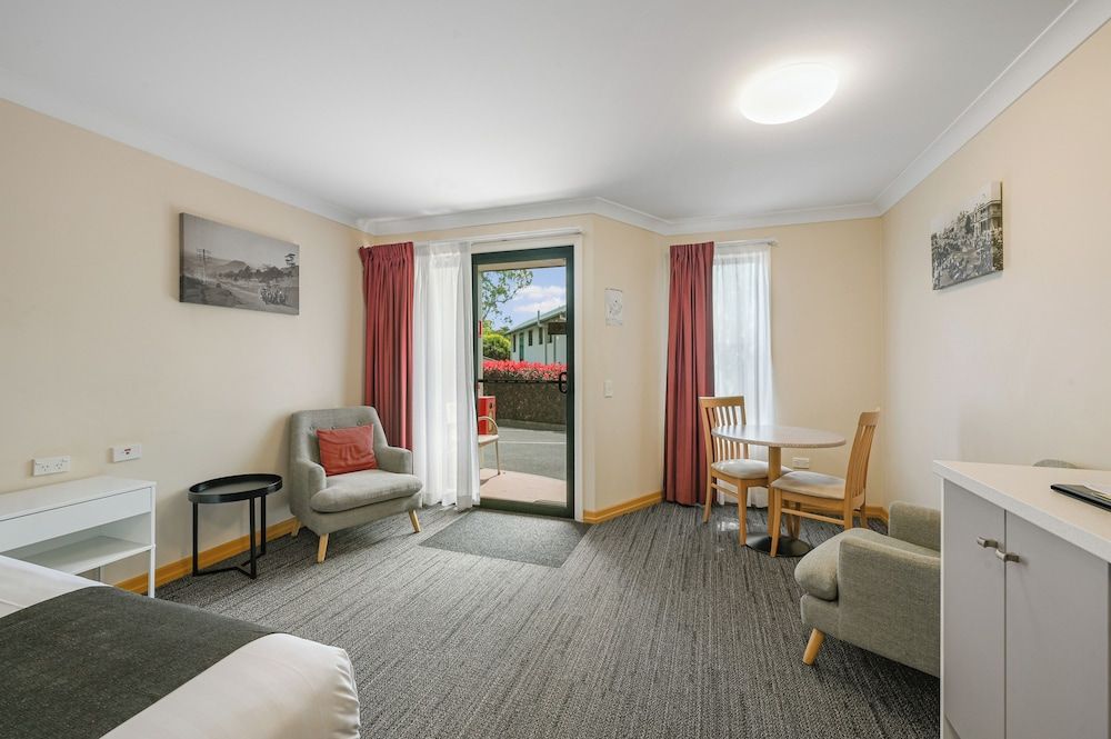 Eastgate on the Range Motel Superior King Room 5