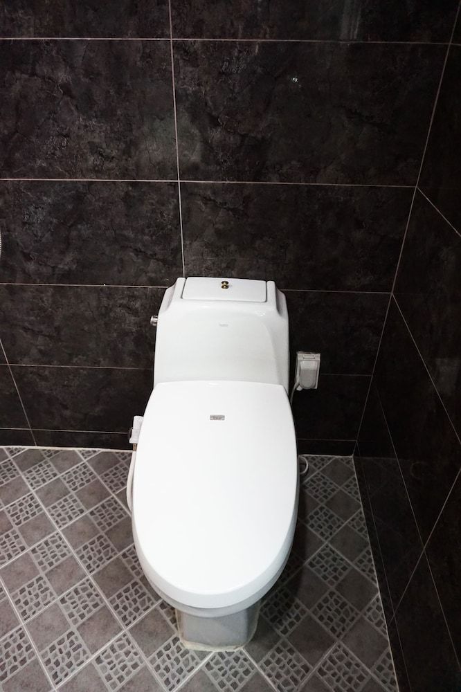 Ava Hotel Standard Double Room 9