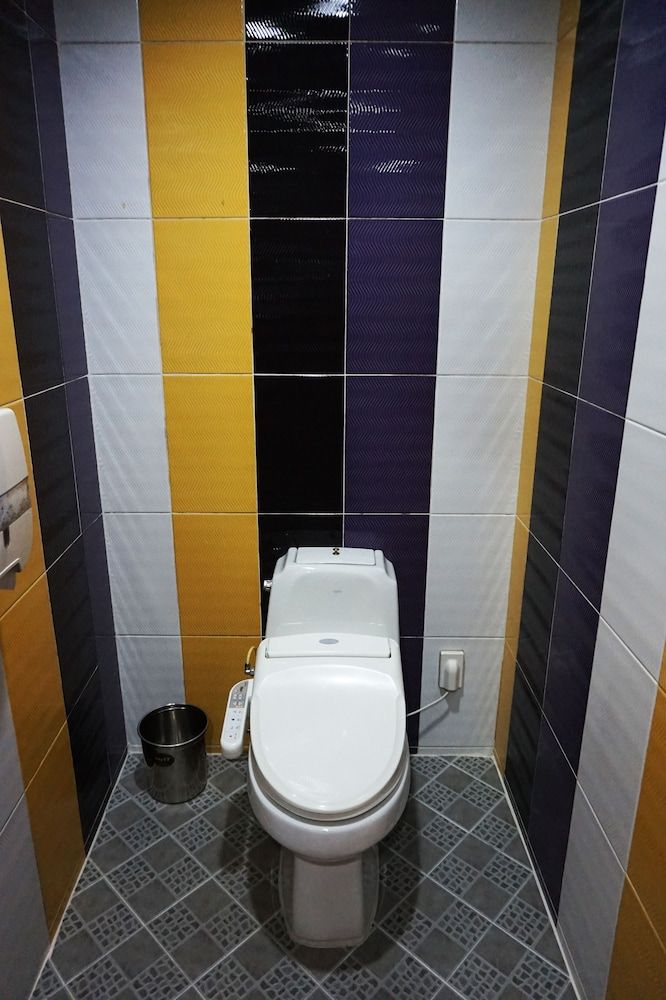 Ava Hotel Standard Double Room 7