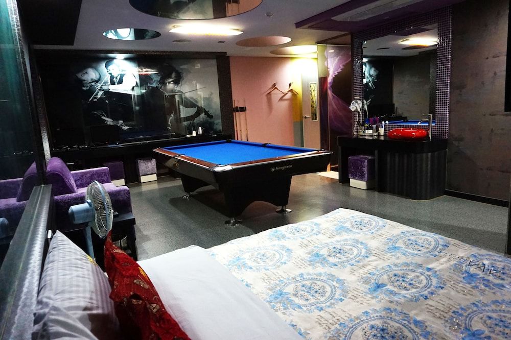 undefined Ava Hotel 8