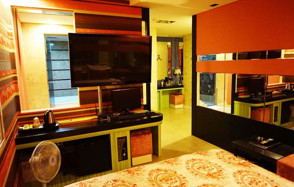 Ava Hotel Standard Double Room 10